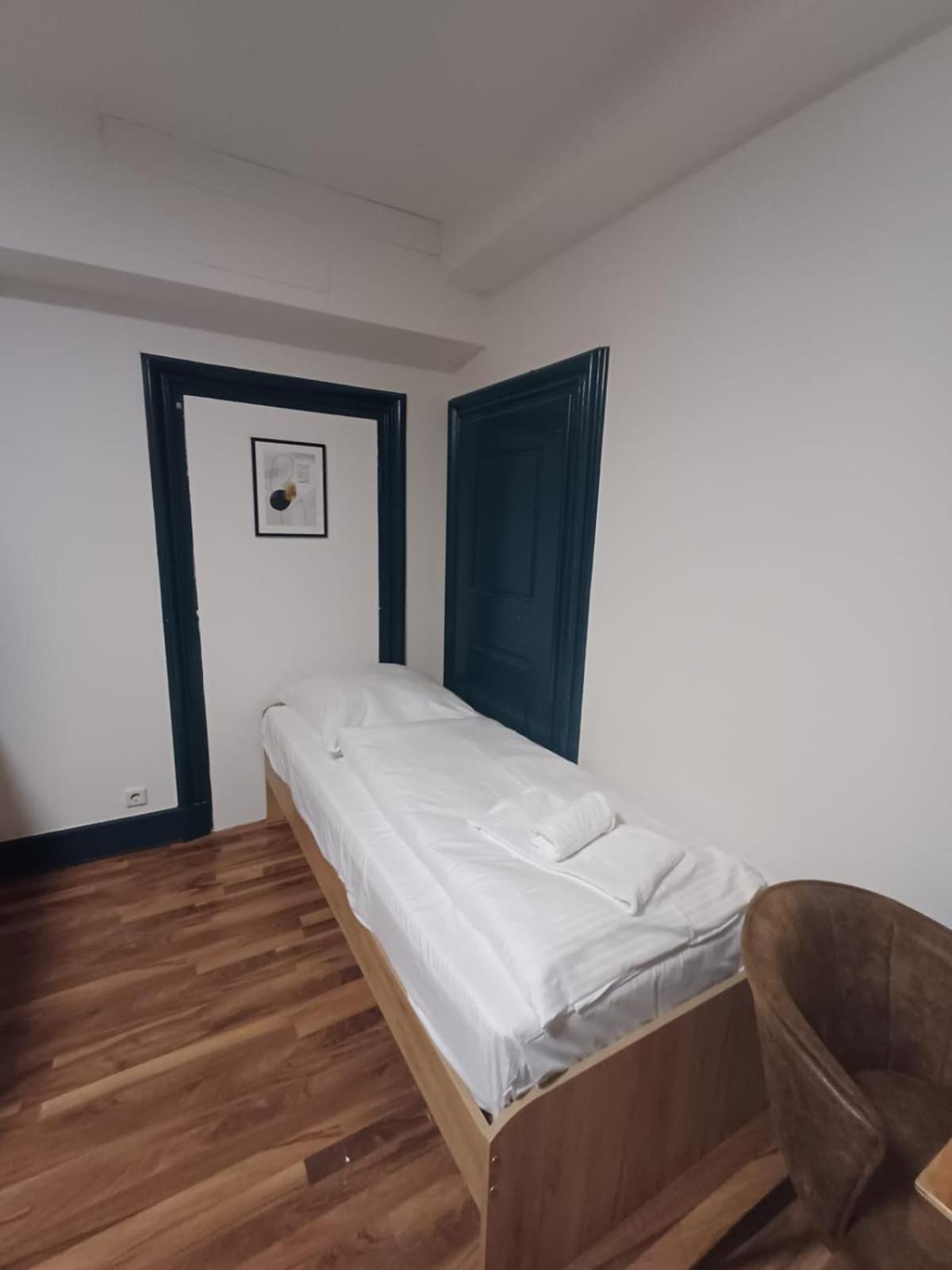 לוסטנאו Crown Living Villa Blumenau Studios, Smarttv, Parkplatz מראה חיצוני תמונה