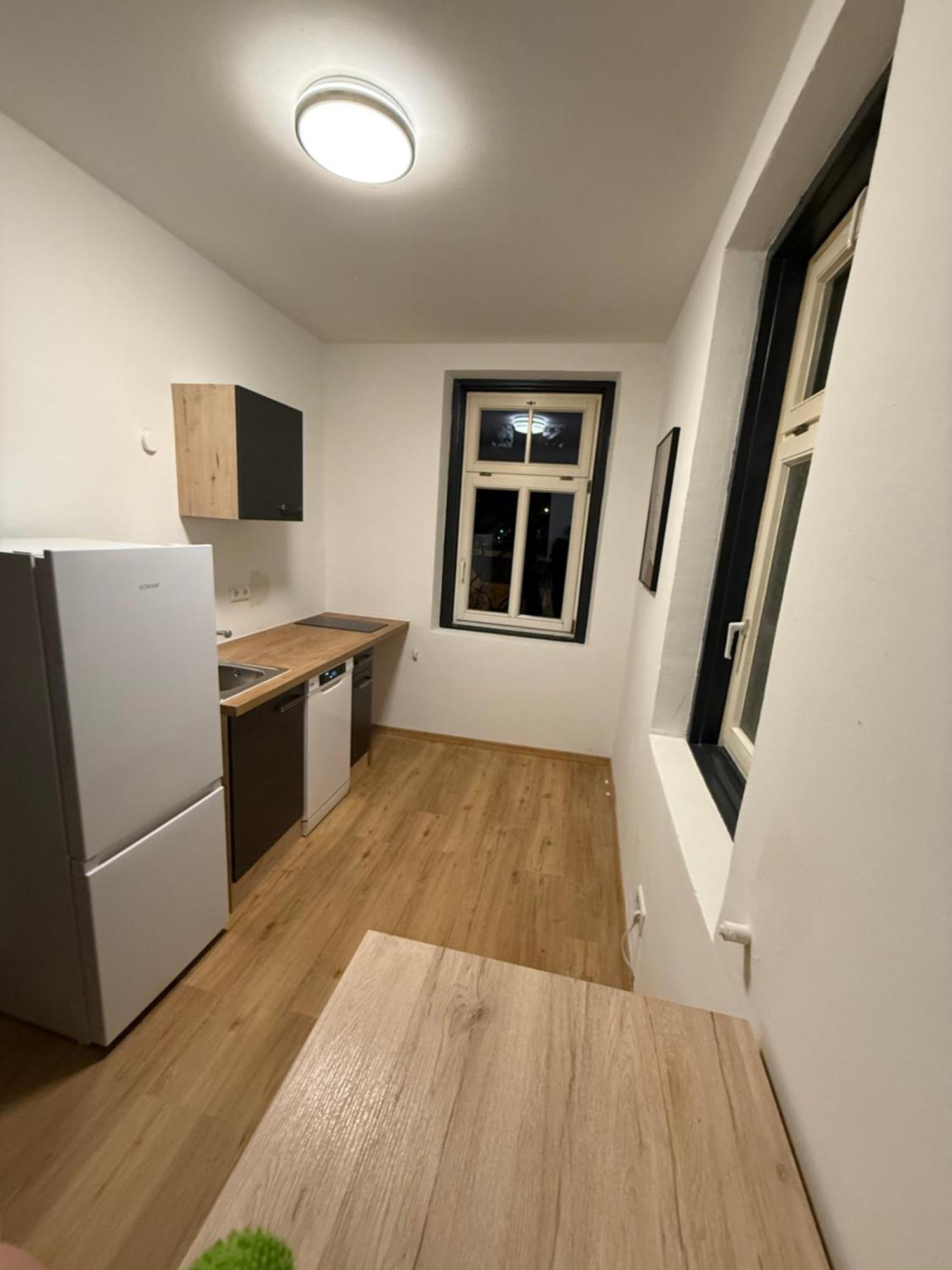 לוסטנאו Crown Living Villa Blumenau Studios, Smarttv, Parkplatz מראה חיצוני תמונה