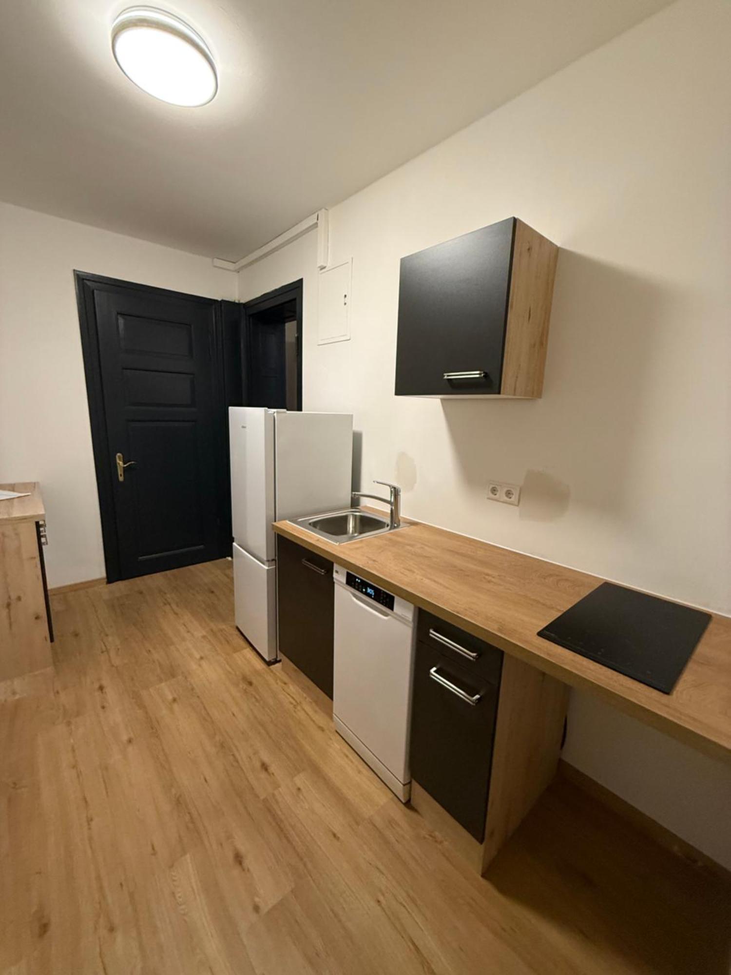 לוסטנאו Crown Living Villa Blumenau Studios, Smarttv, Parkplatz מראה חיצוני תמונה