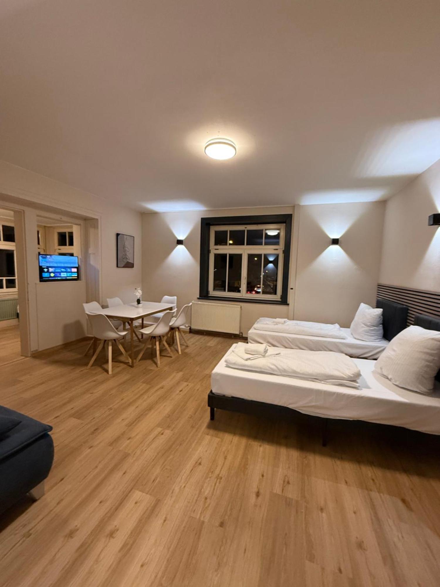 לוסטנאו Crown Living Villa Blumenau Studios, Smarttv, Parkplatz מראה חיצוני תמונה