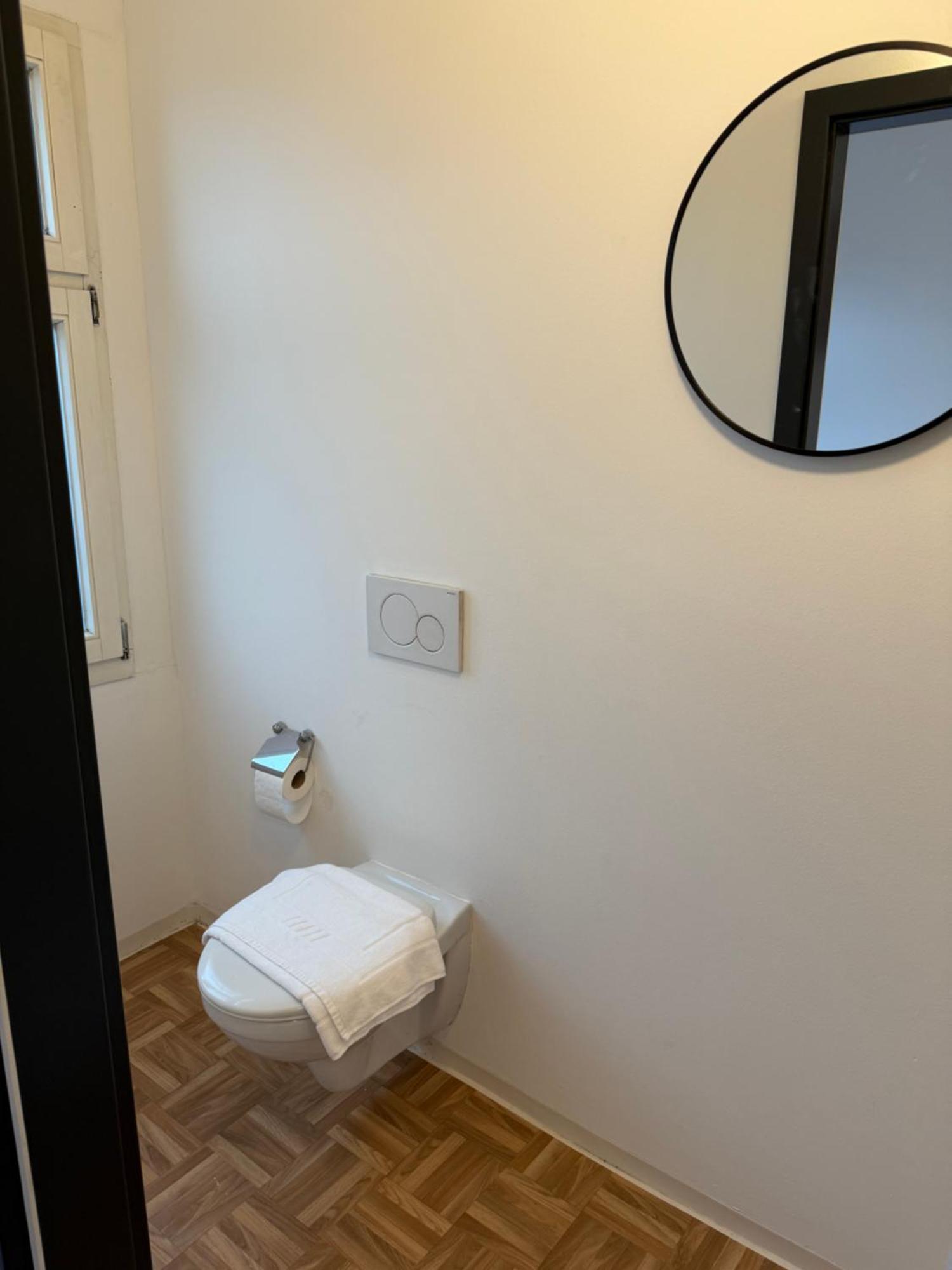 לוסטנאו Crown Living Villa Blumenau Studios, Smarttv, Parkplatz מראה חיצוני תמונה