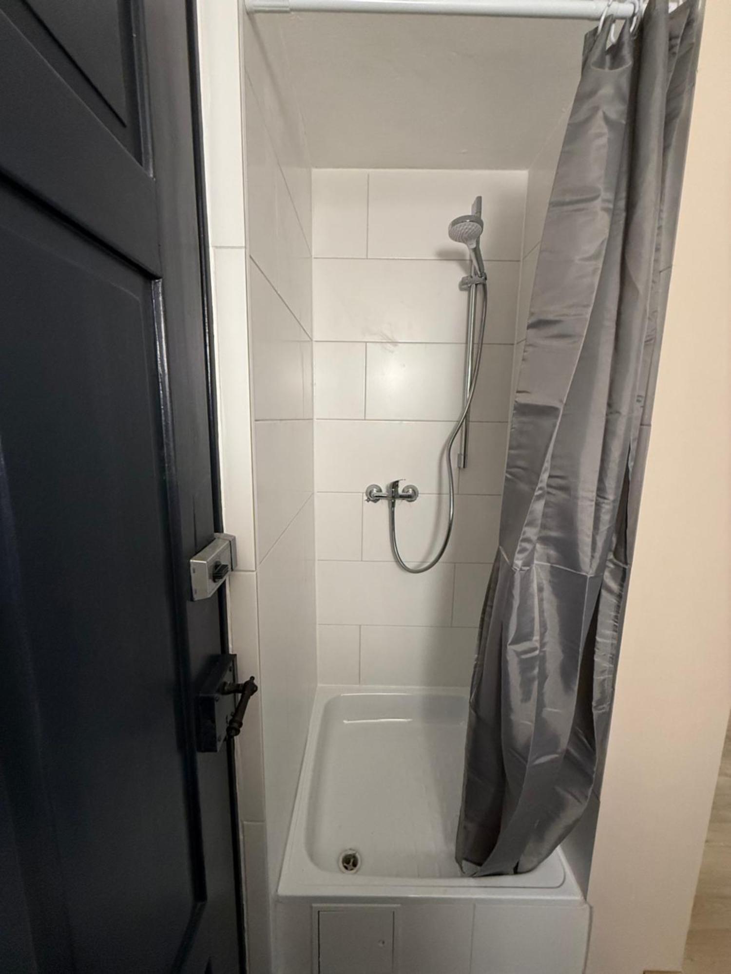 לוסטנאו Crown Living Villa Blumenau Studios, Smarttv, Parkplatz מראה חיצוני תמונה